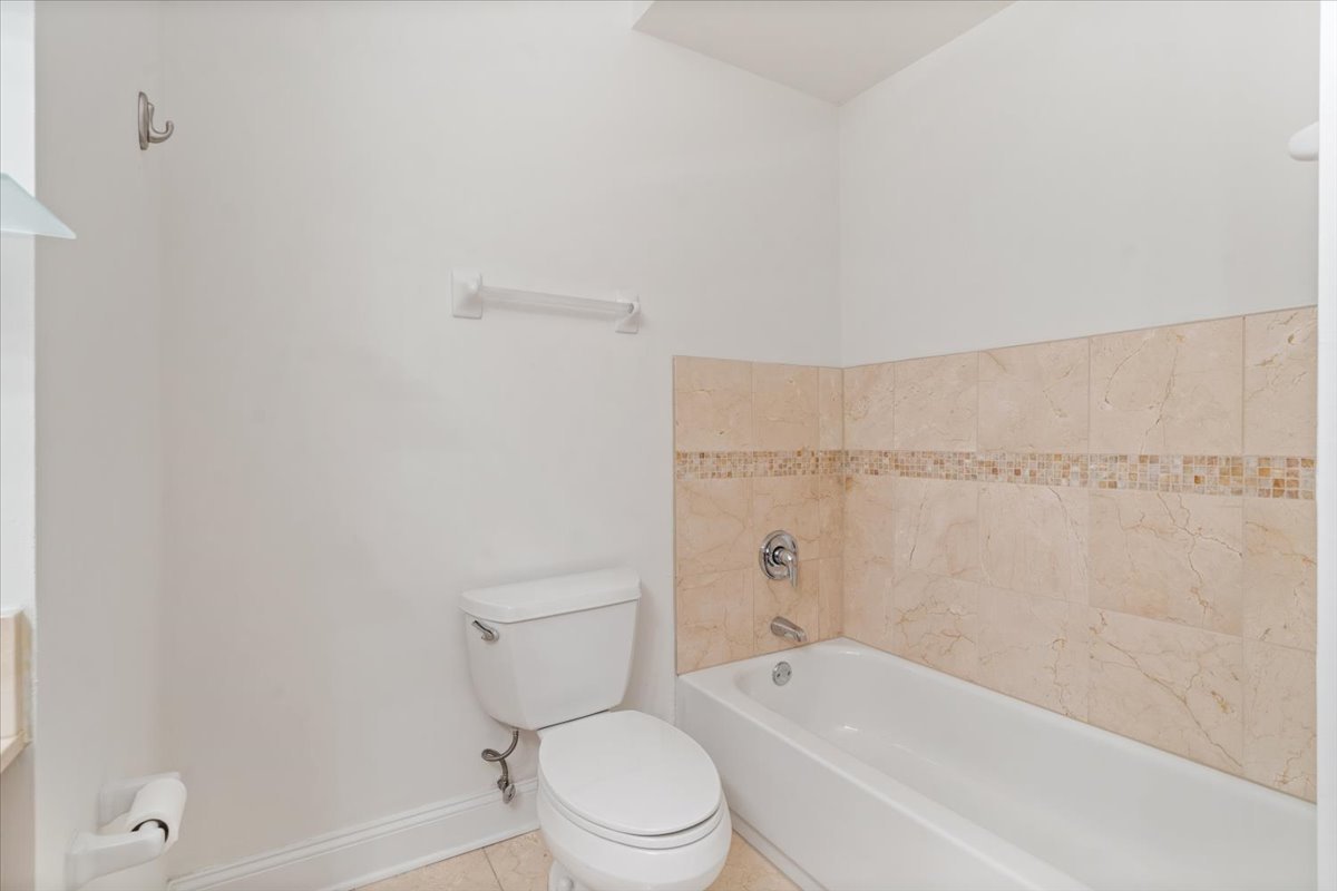 600 N Dearborn Street 1912 Property Photo 12