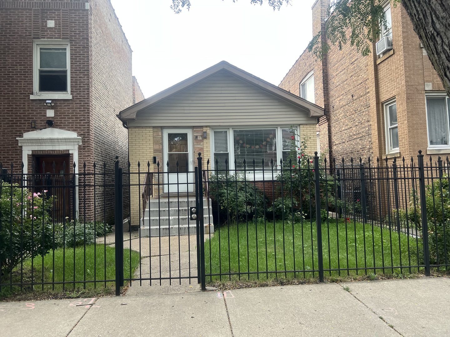 1504 N Kolin Avenue Property Photo 2