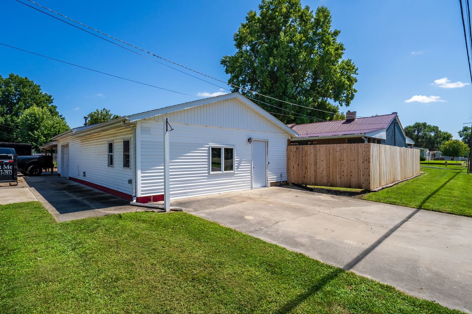558 10th Street Property Photo 3
