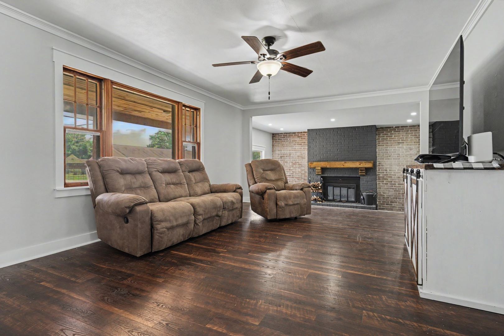 558 10th Street Property Photo 6