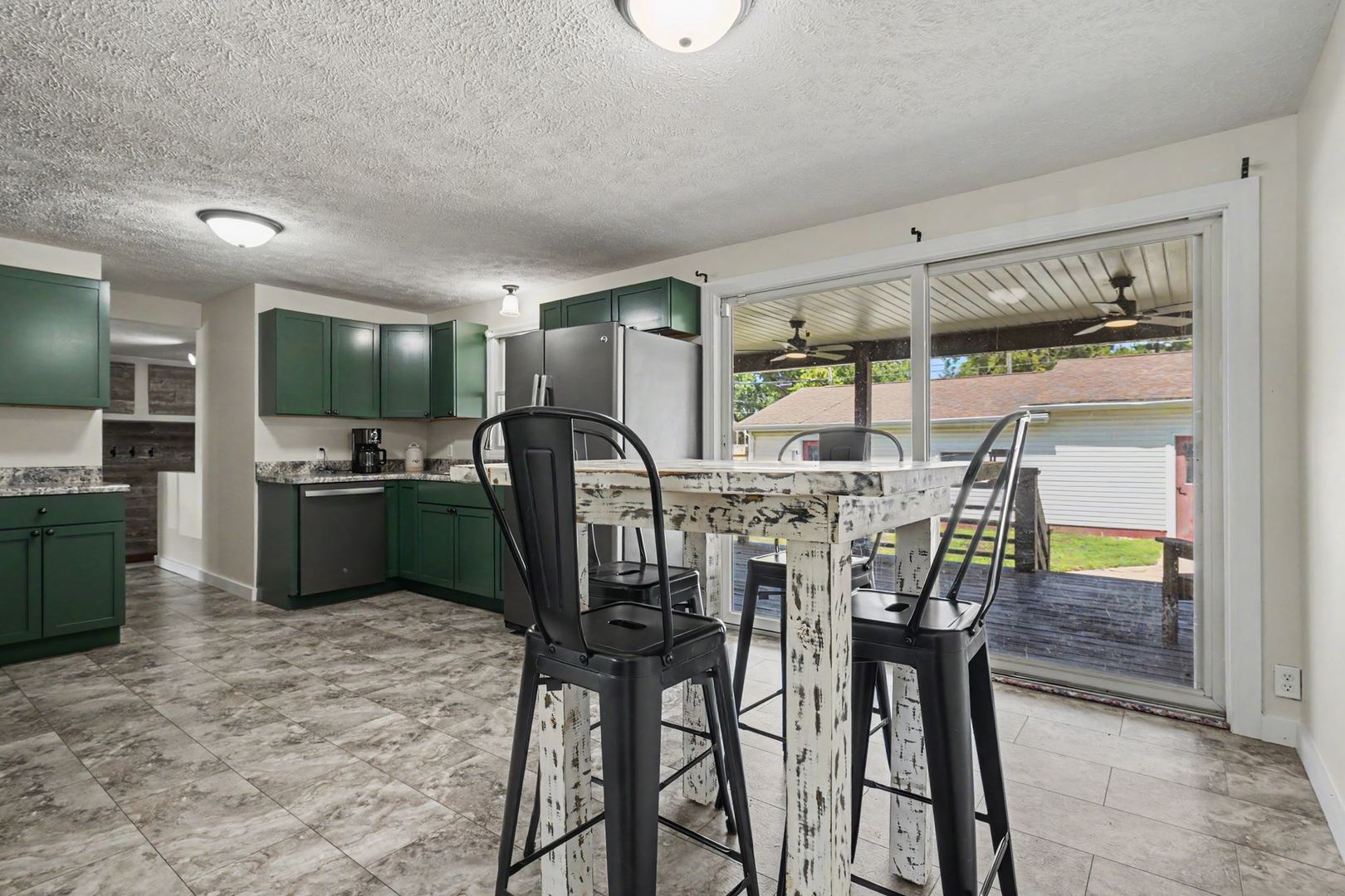 558 10th Street Property Photo 11