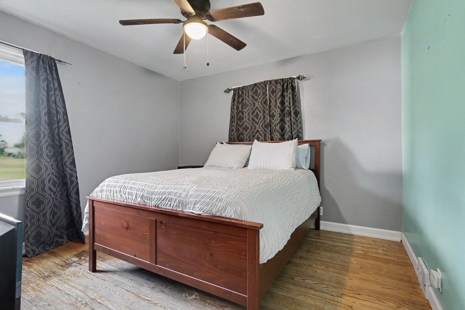 558 10th Street Property Photo 15