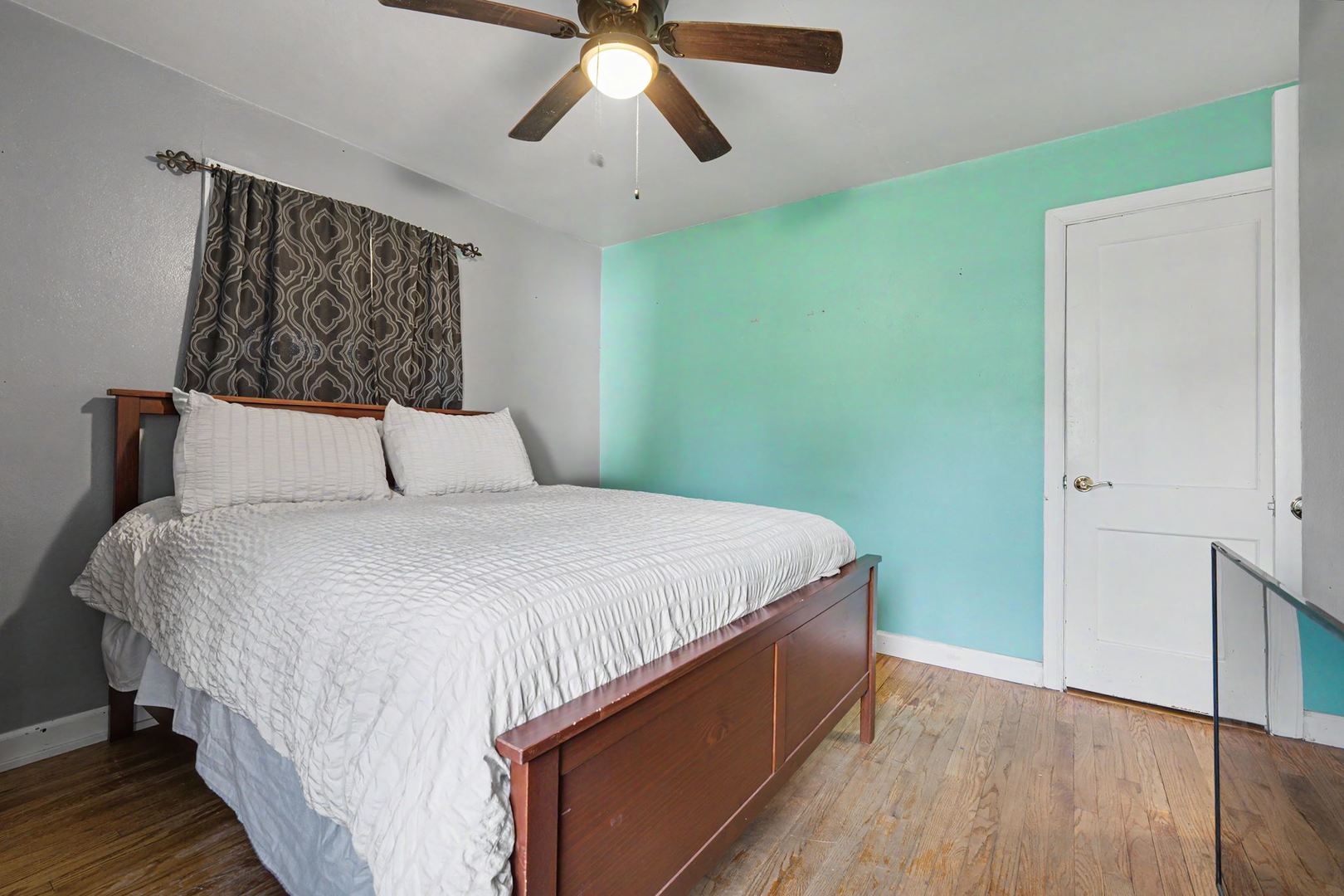 558 10th Street Property Photo 16