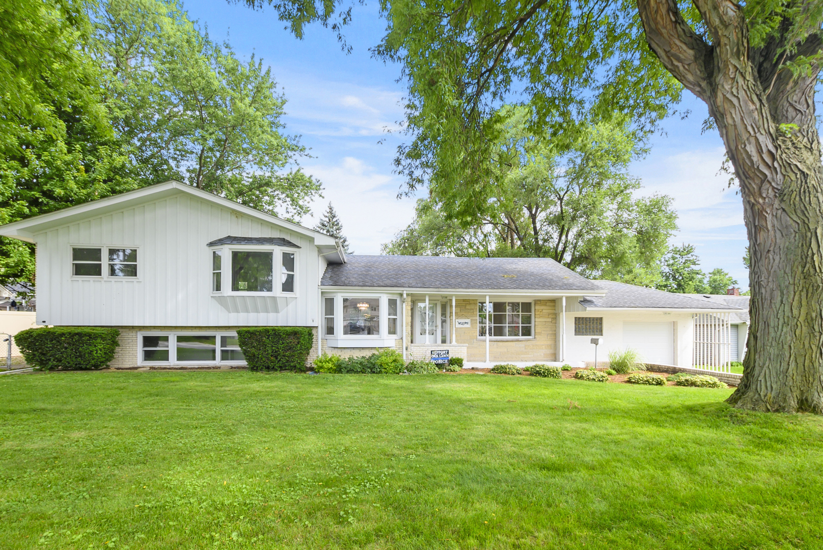 4915 Spring Road Property Photo 1