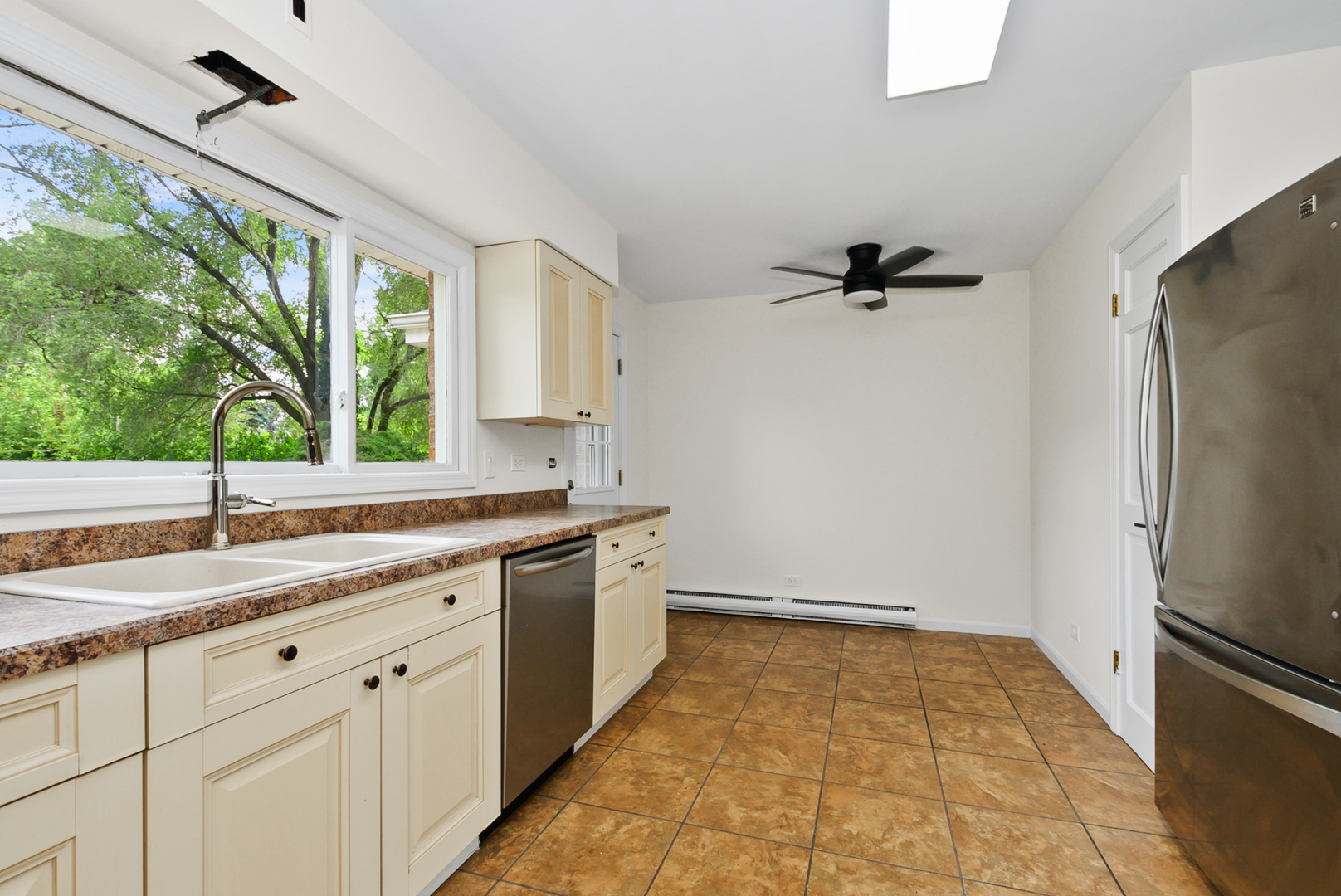 4915 Spring Road Property Photo 9