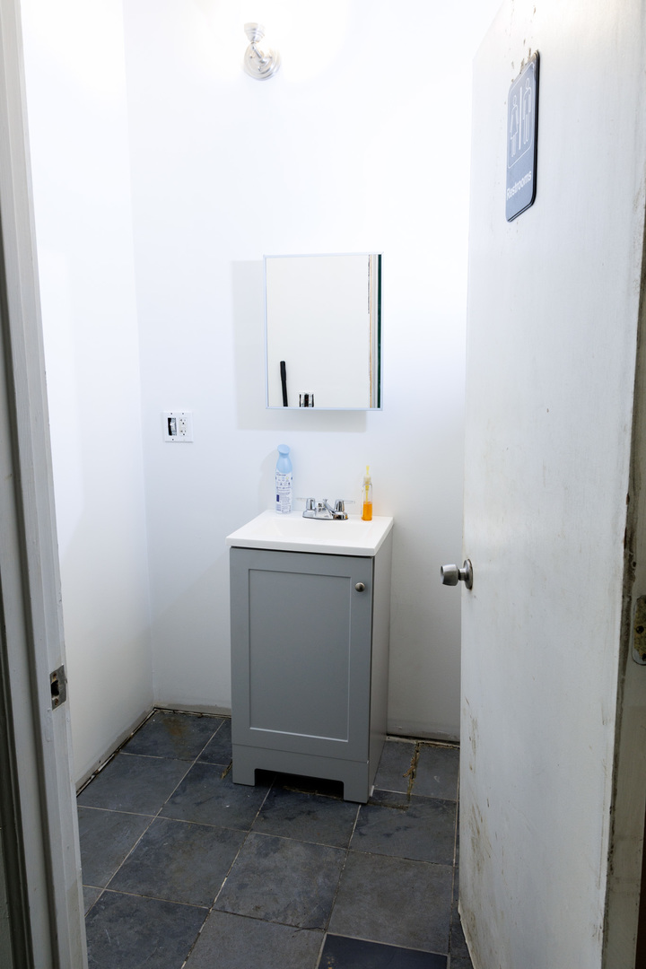 6054 S Prairie Avenue Property Photo 13