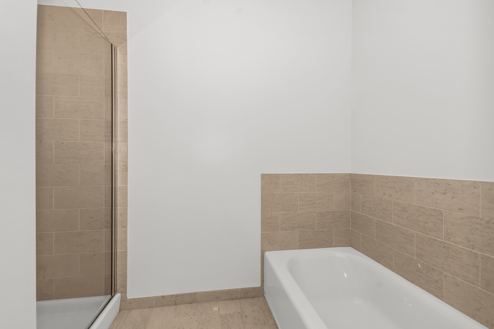 653 N Kingsbury Street 2307 Property Photo 13