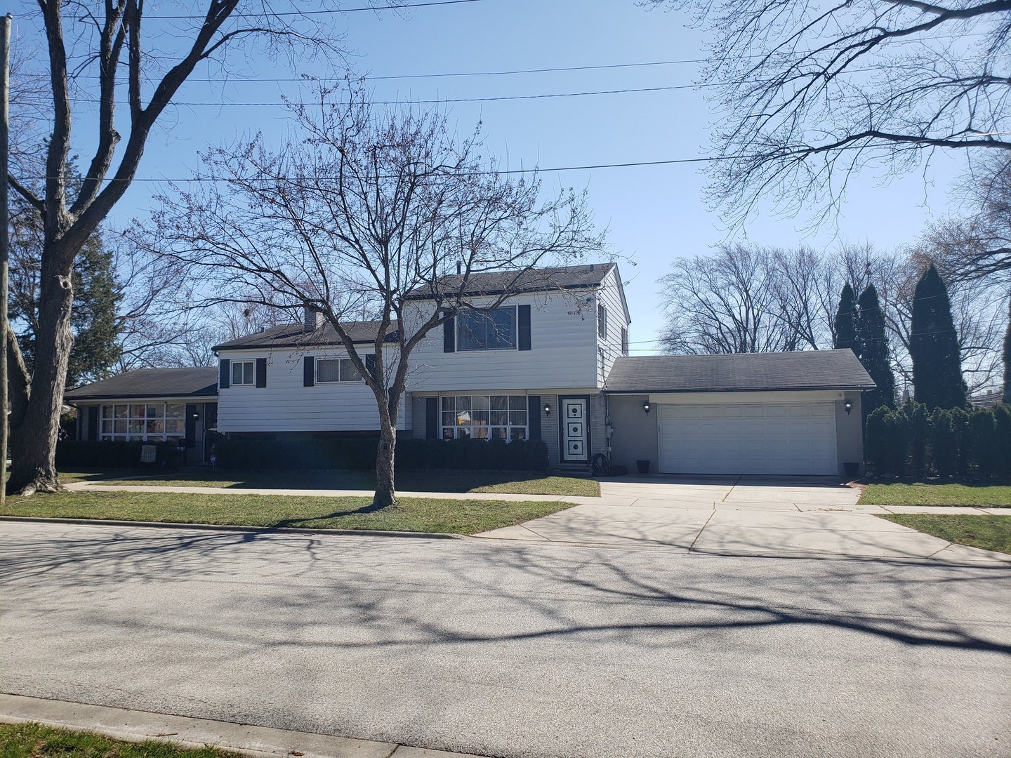 400 S Mount Prospect Road Property Photo 1