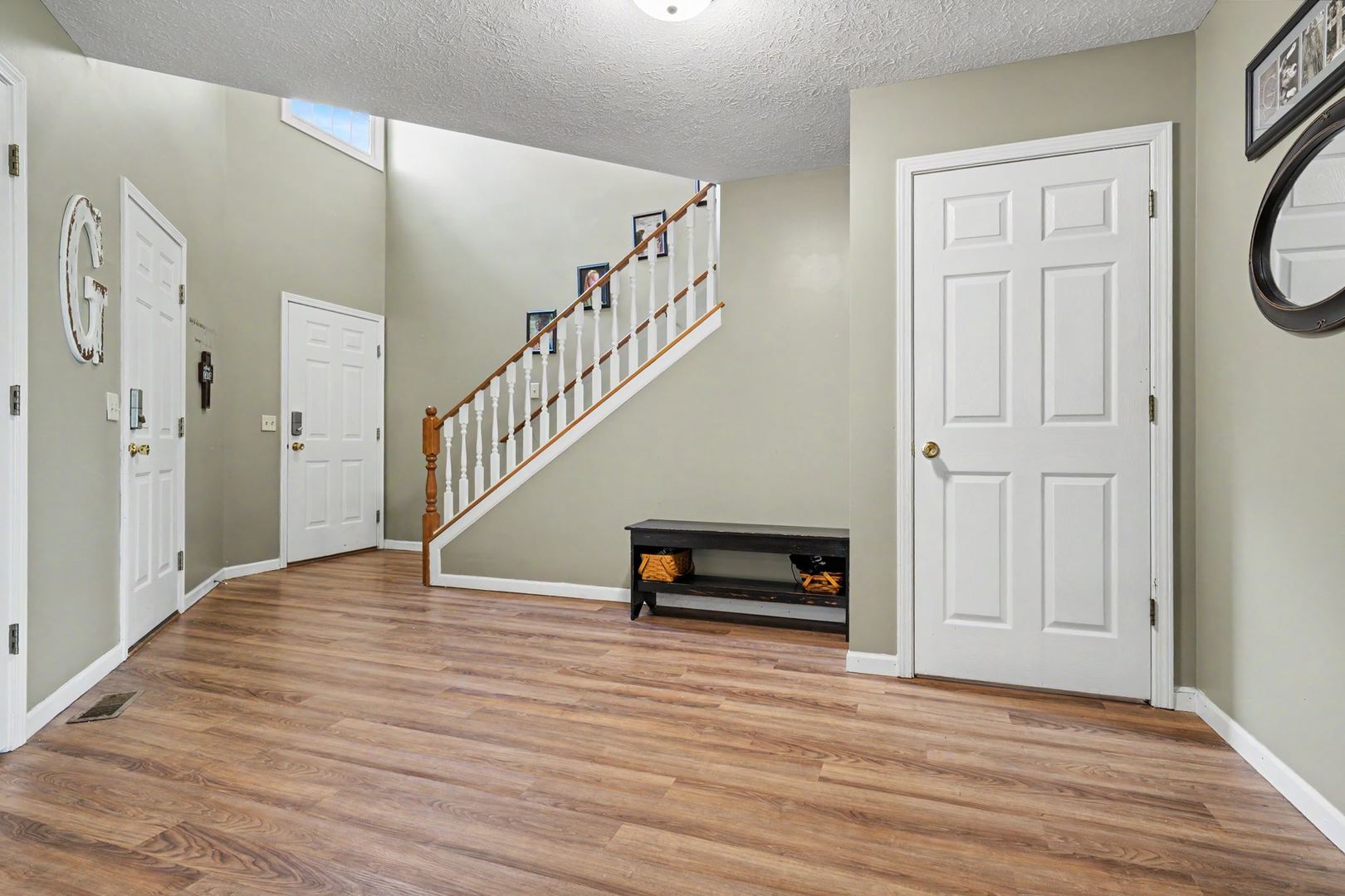 4 Everett Court Property Photo 4