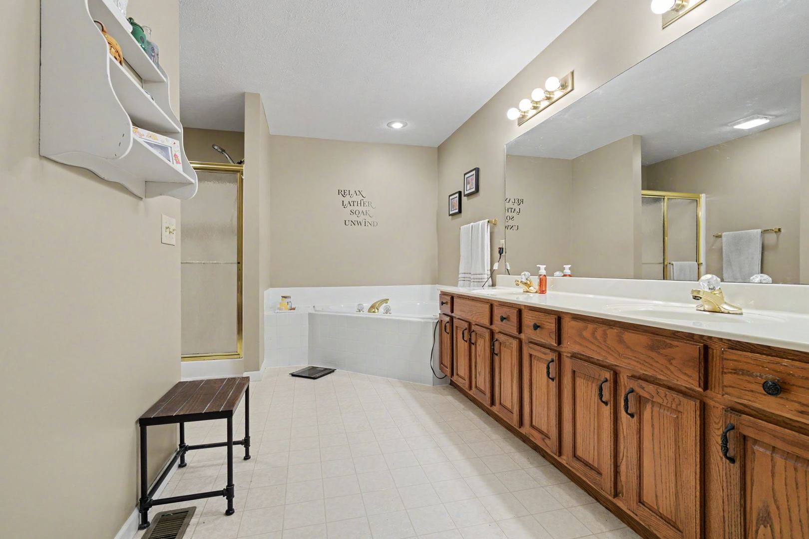 4 Everett Court Property Photo 14