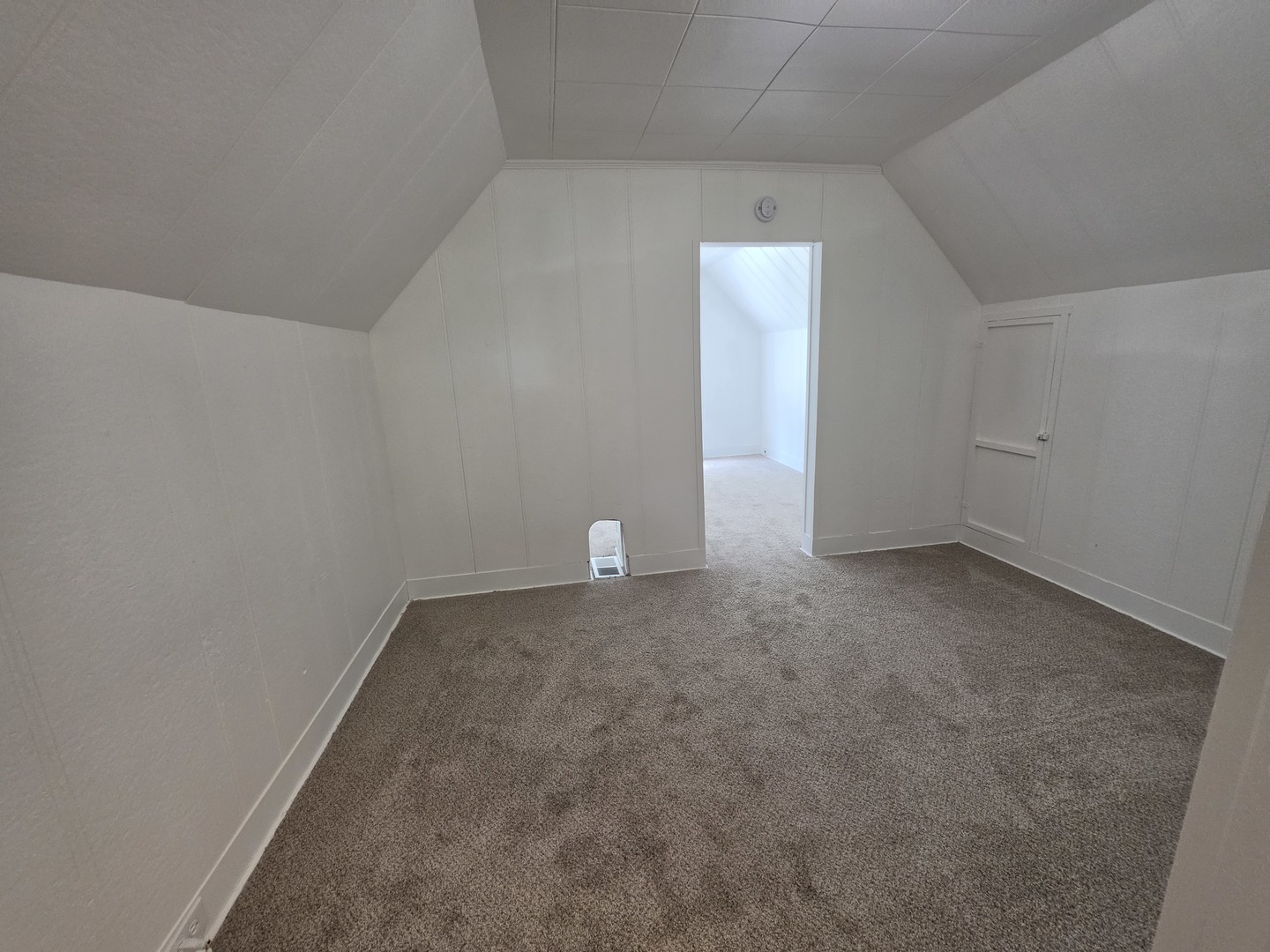 907 Retz Drive Property Photo 7