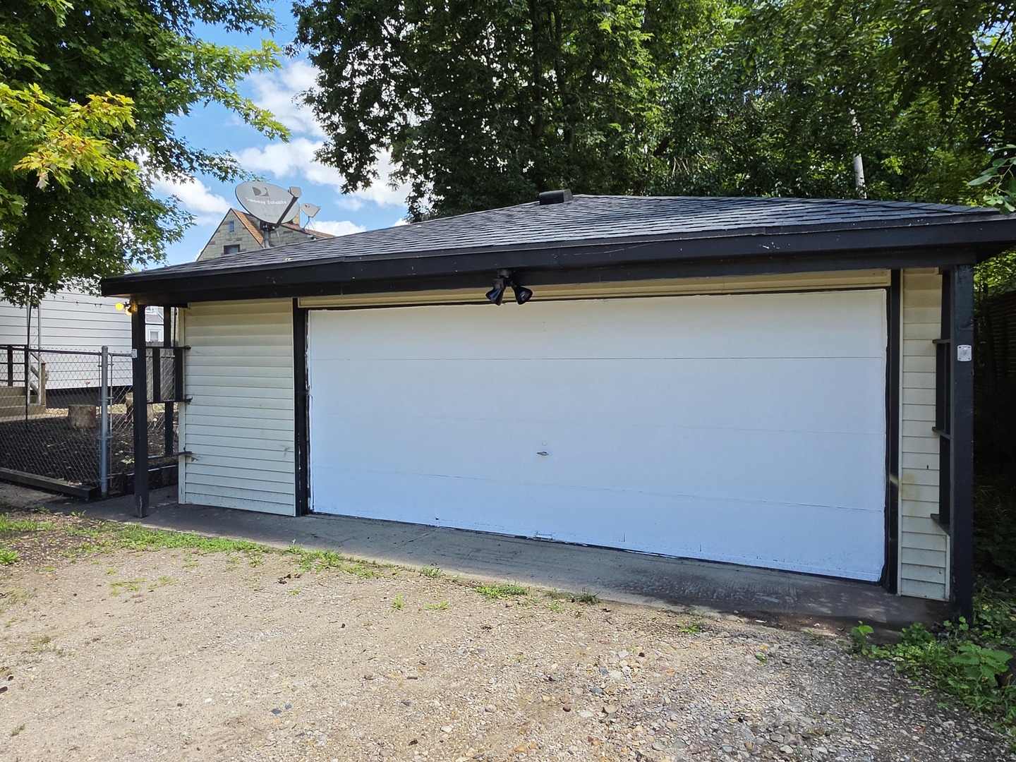 907 Retz Drive Property Photo 23