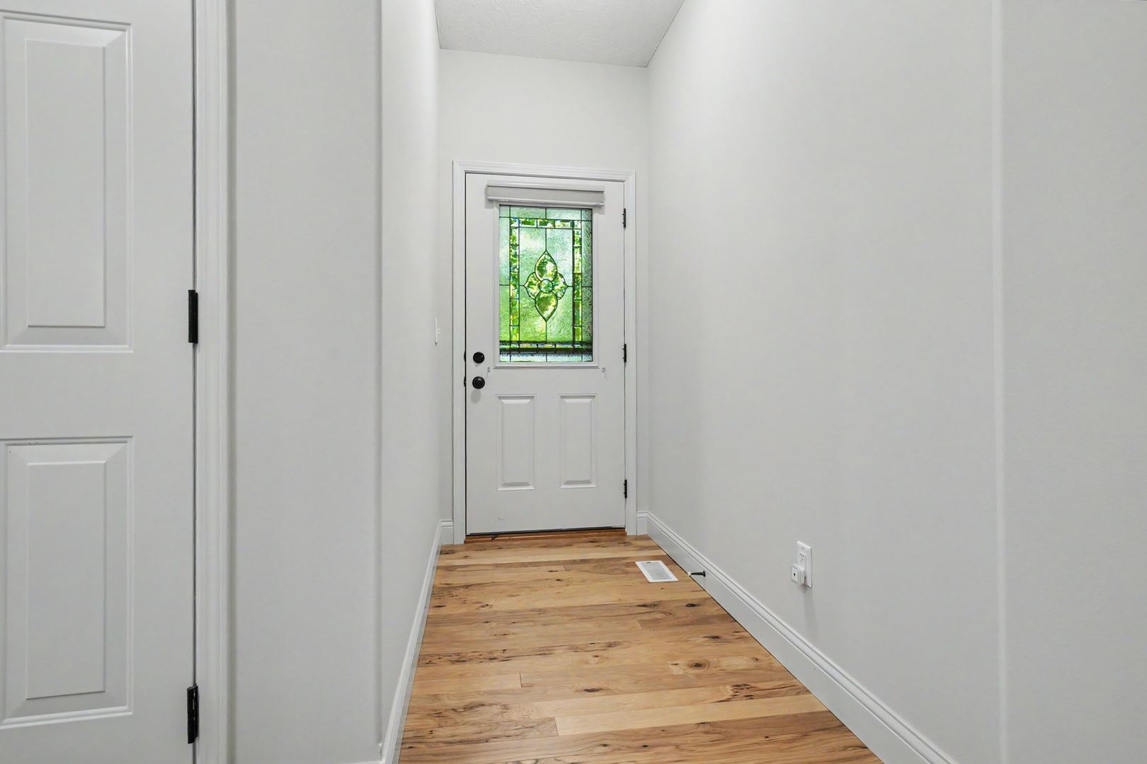 31 Yukon Circle Property Photo 6