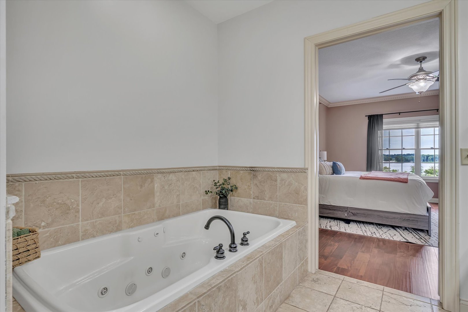 4412 River Drive 402 Property Photo 30