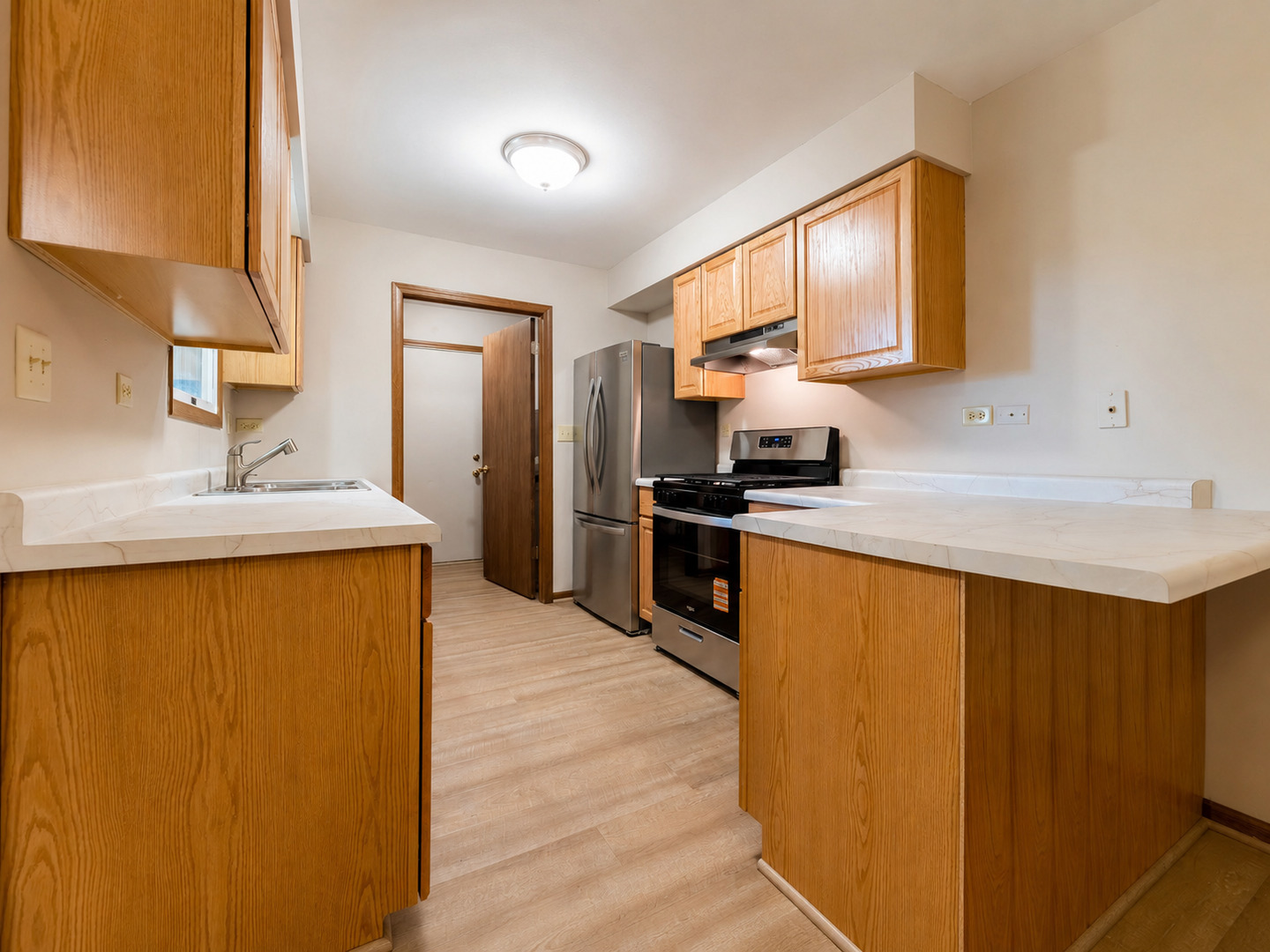 2516 Red Oak Trail Property Photo 5