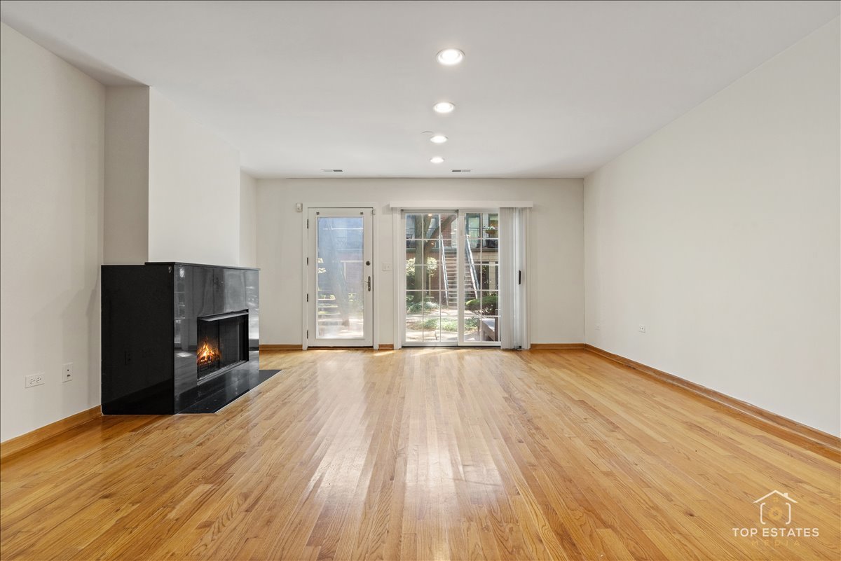 1812 S Dearborn Street 10 Property Photo 4