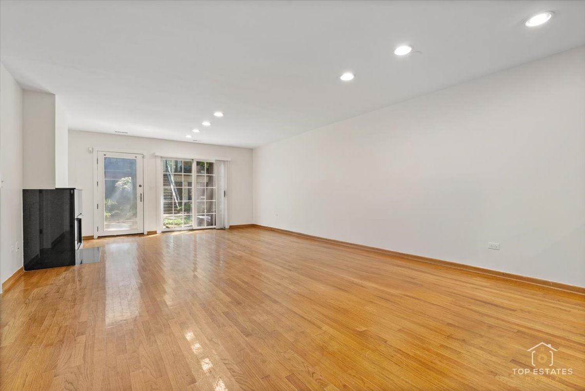 1812 S Dearborn Street 10 Property Photo 5