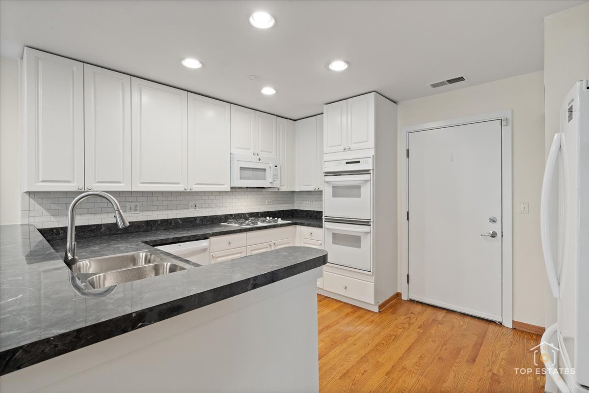 1812 S Dearborn Street 10 Property Photo 8