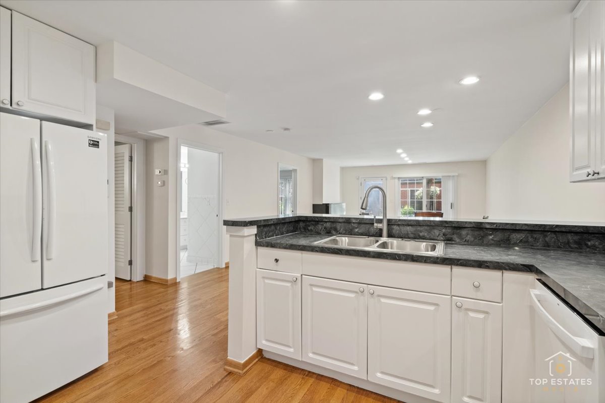 1812 S Dearborn Street 10 Property Photo 10