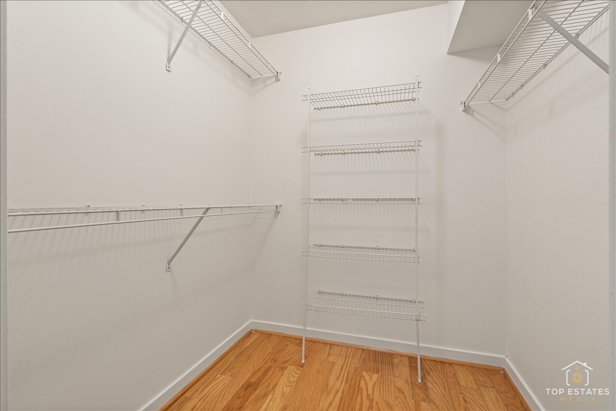 1812 S Dearborn Street 10 Property Photo 16