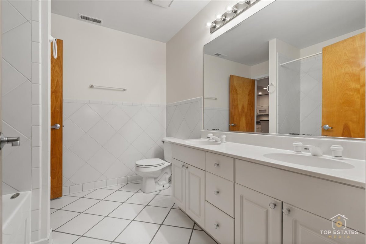 1812 S Dearborn Street 10 Property Photo 17