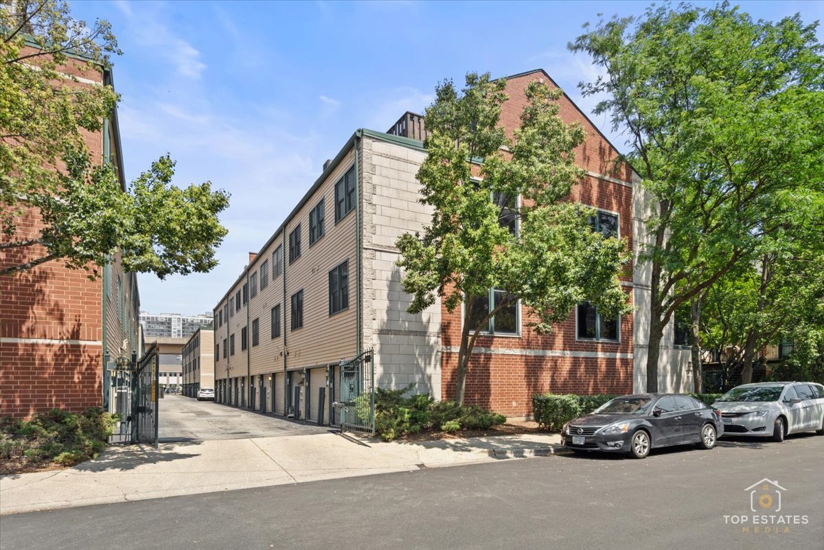 1812 S Dearborn Street 10 Property Photo 21