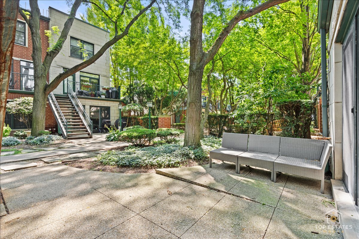 1812 S Dearborn Street 10 Property Photo 22