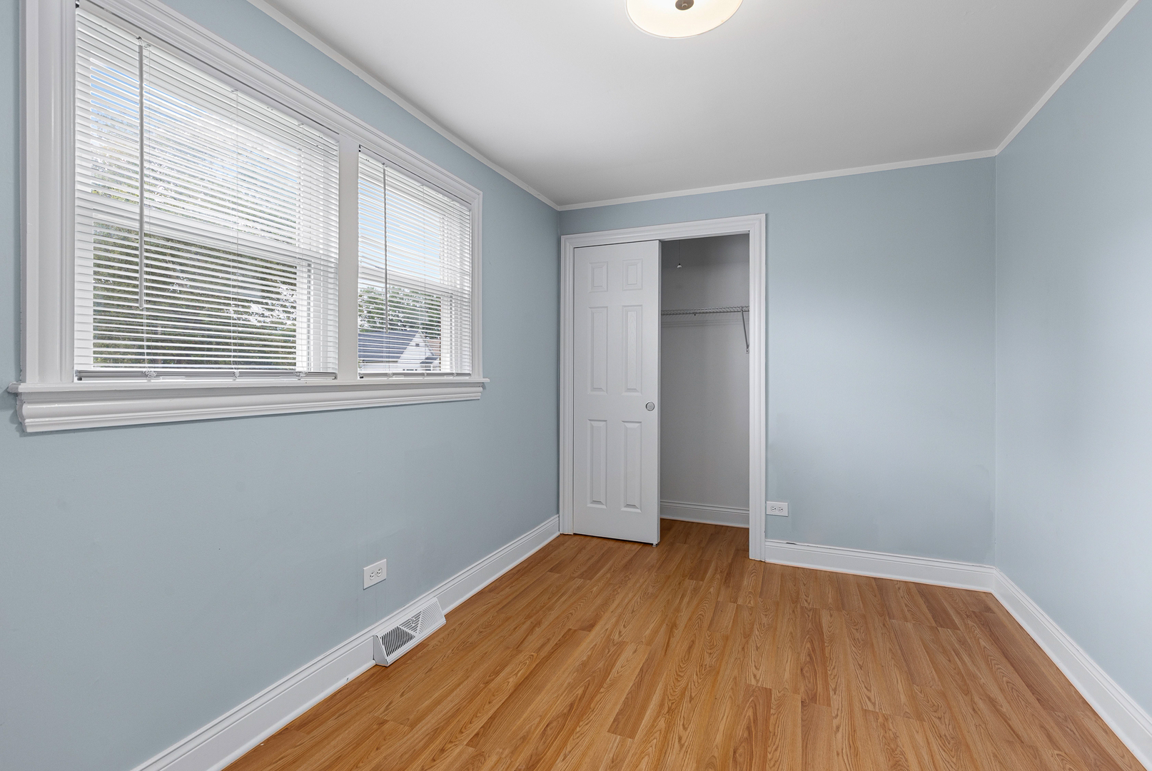 1402 E 76th Street Property Photo 14