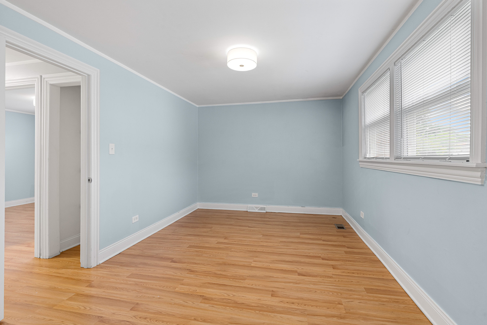 1402 E 76th Street Property Photo 19