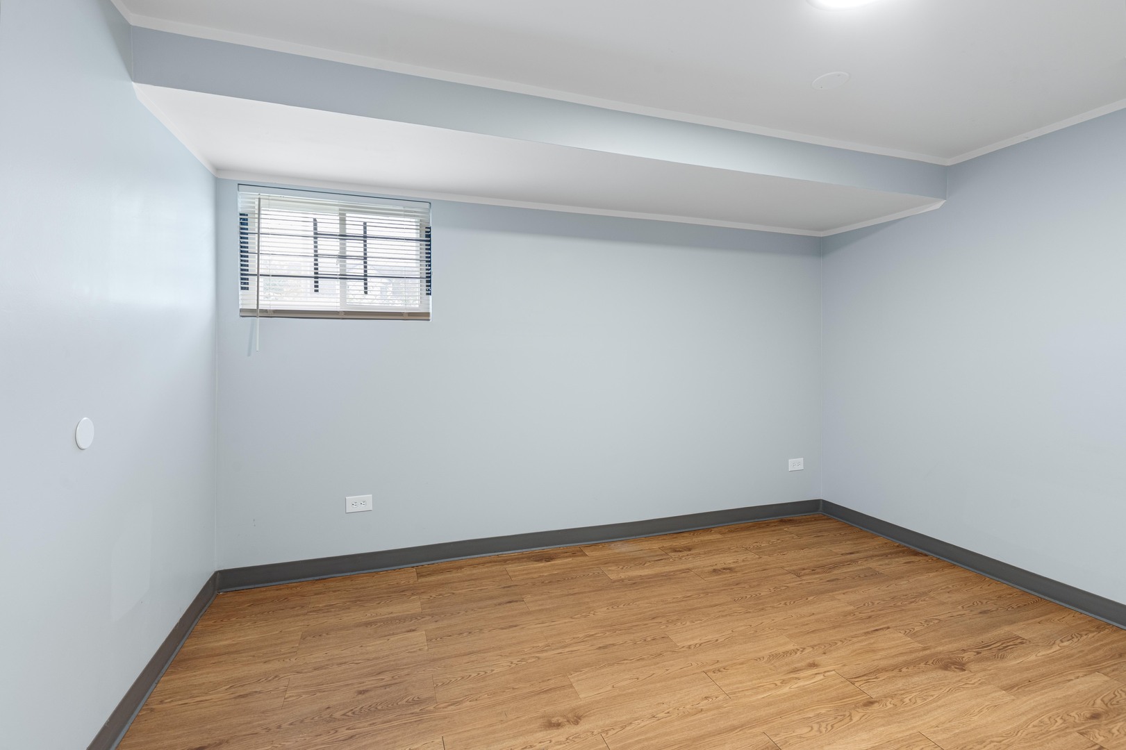 1402 E 76th Street Property Photo 23
