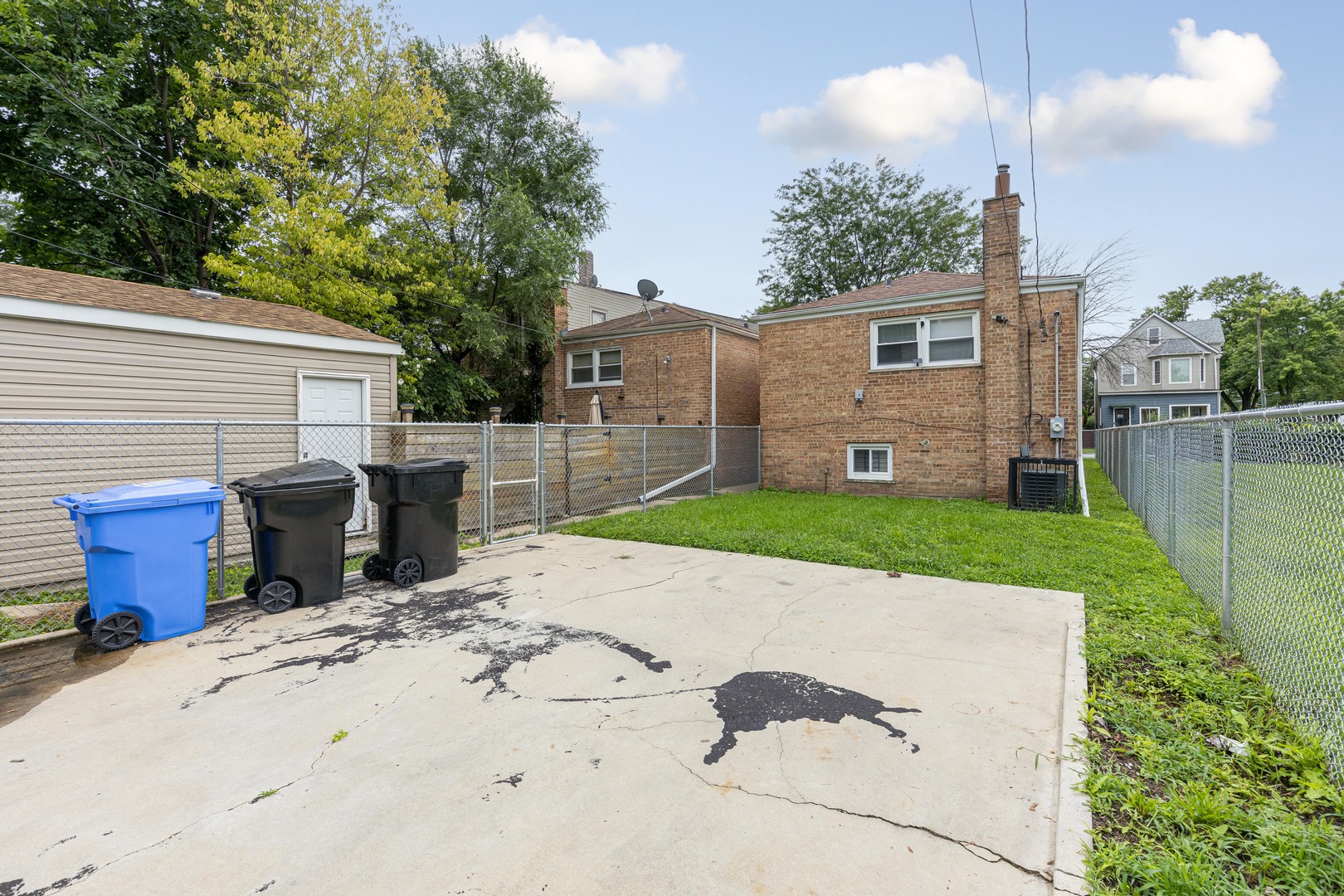 1402 E 76th Street Property Photo 30