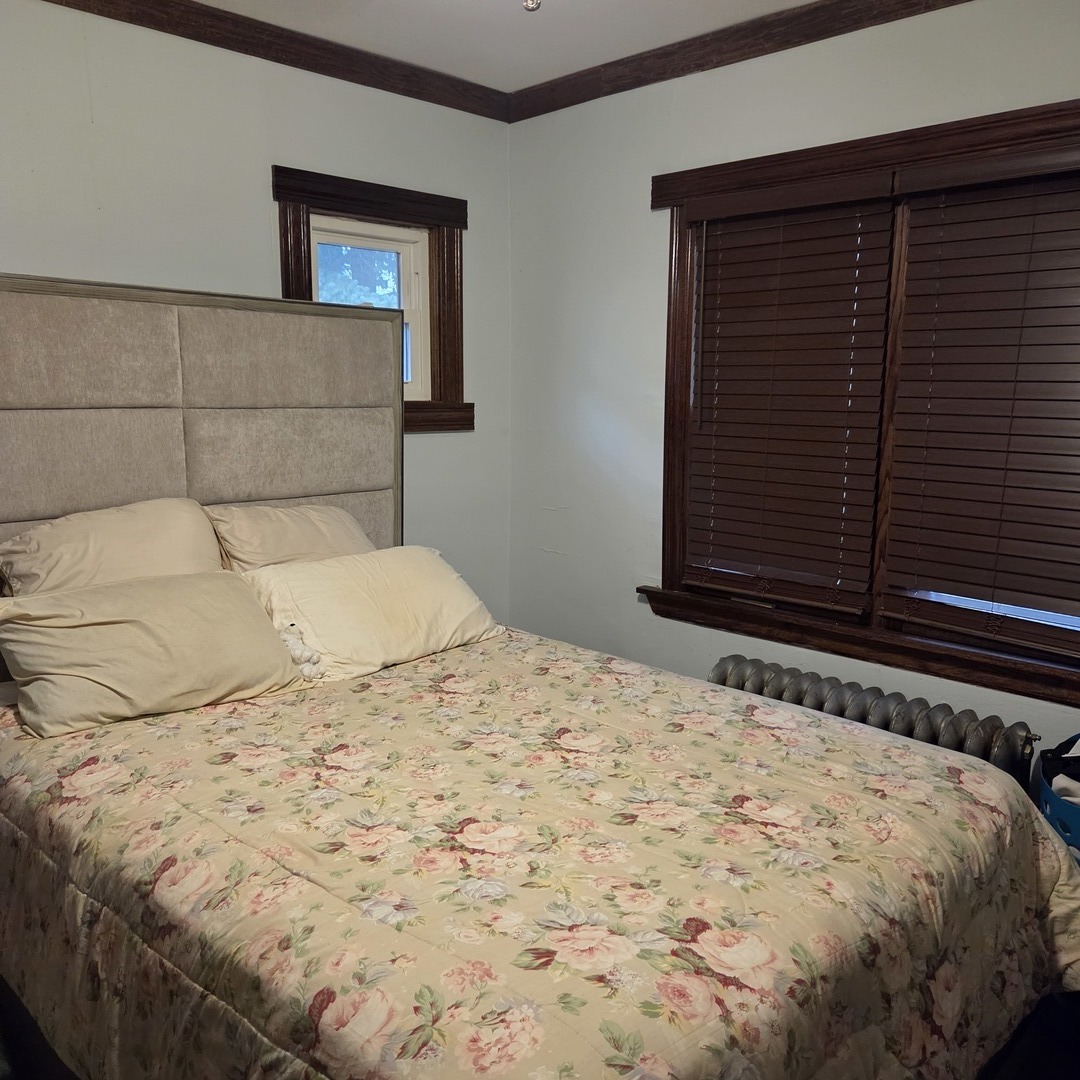 7230 S Luella Avenue Property Photo 8