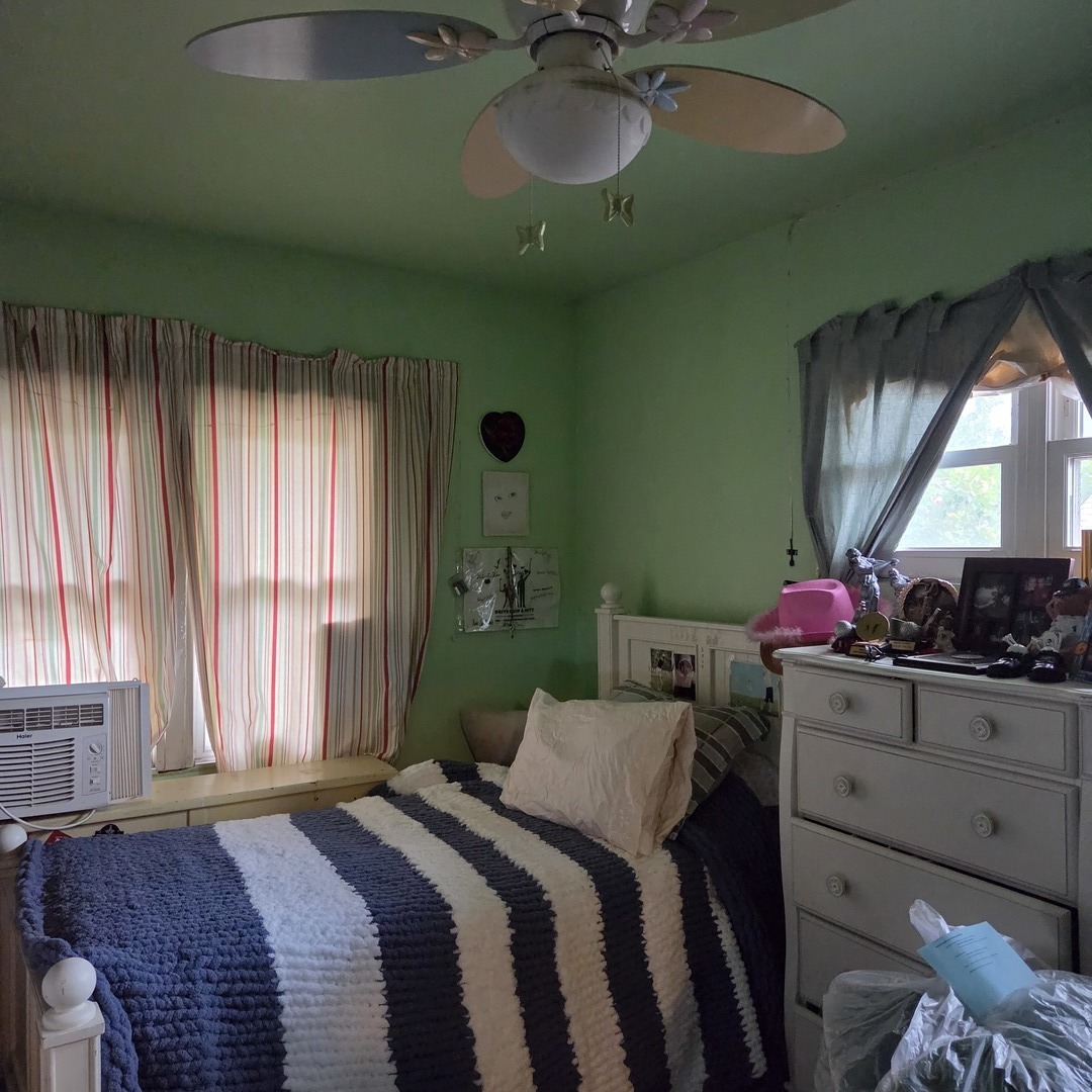 7230 S Luella Avenue Property Photo 9