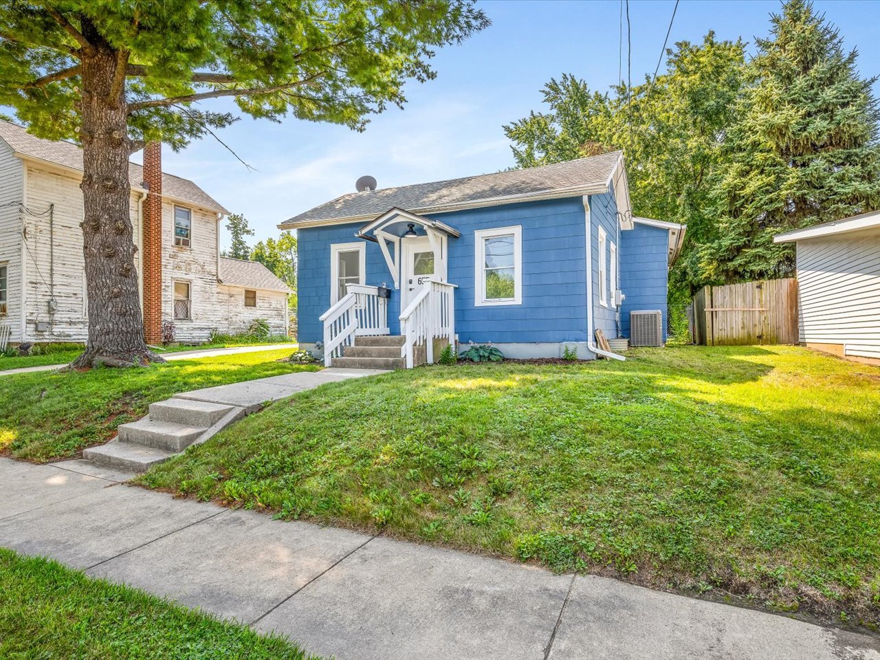 655 W Clark Street Property Photo 2