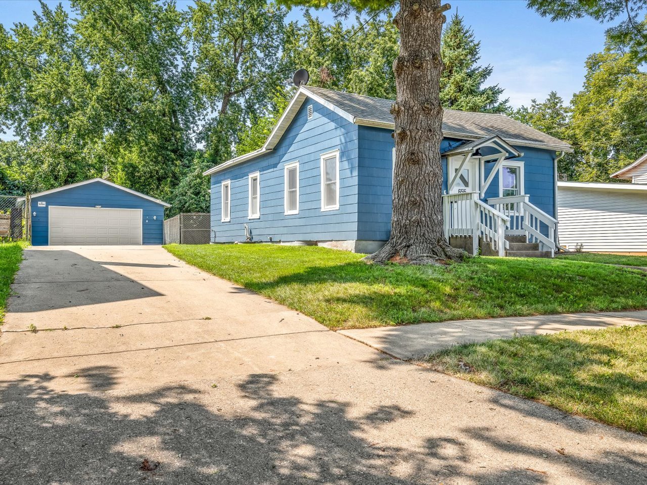 655 W Clark Street Property Photo 4