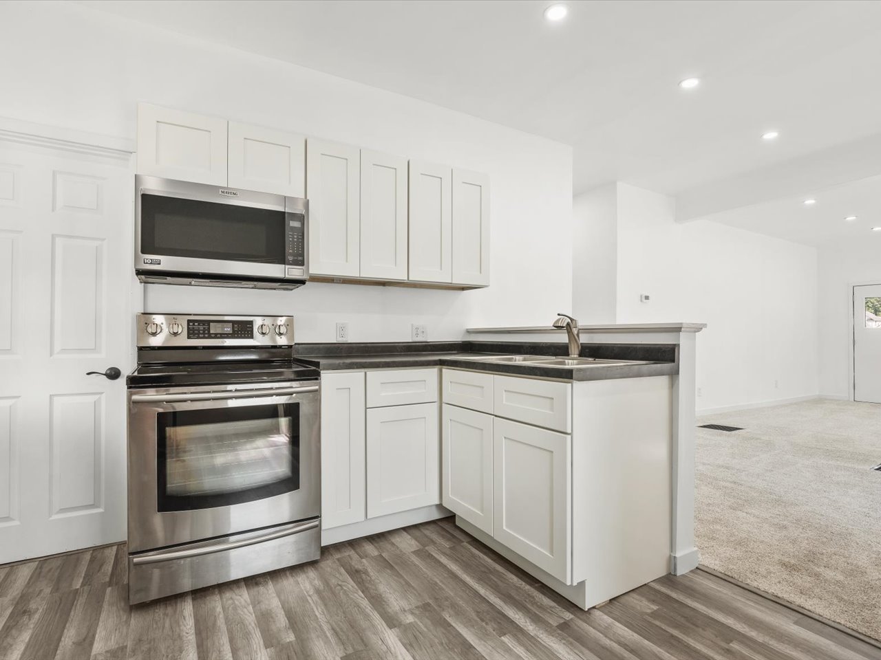 655 W Clark Street Property Photo 12