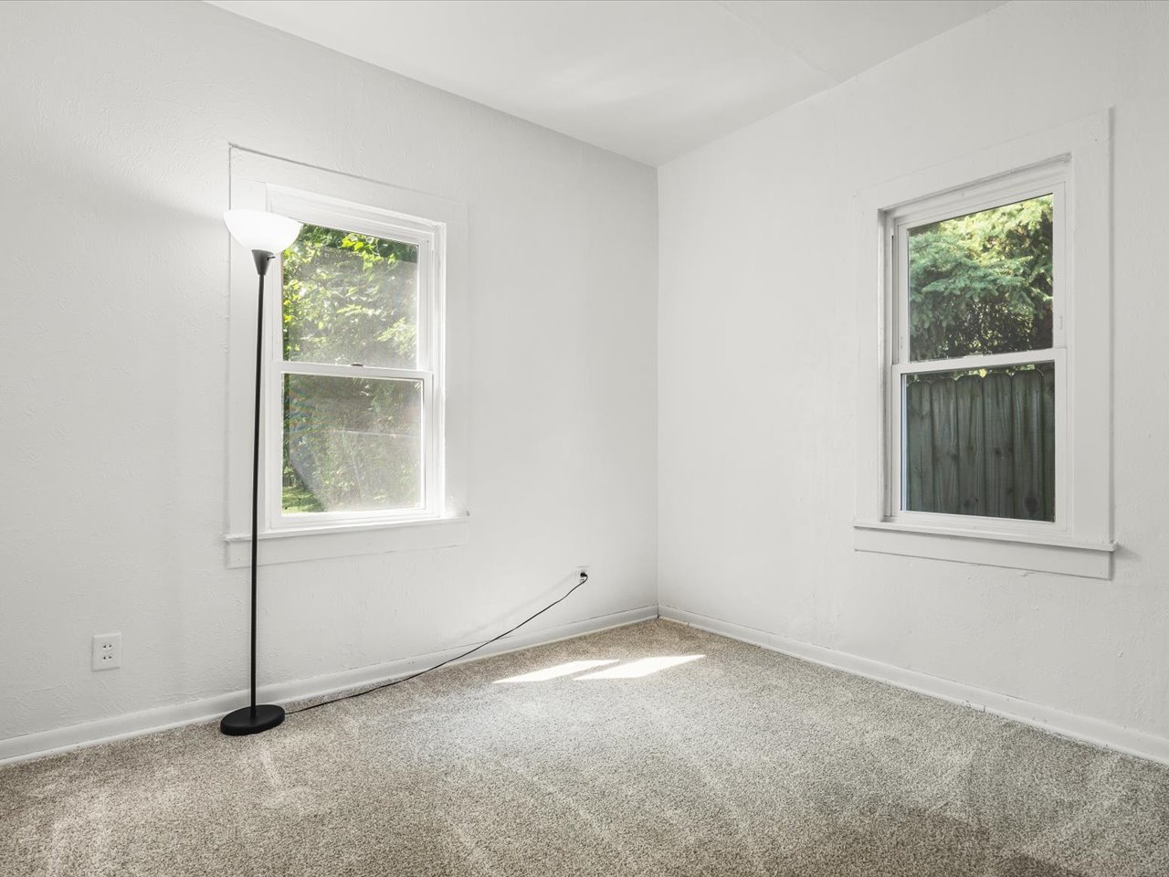 655 W Clark Street Property Photo 15