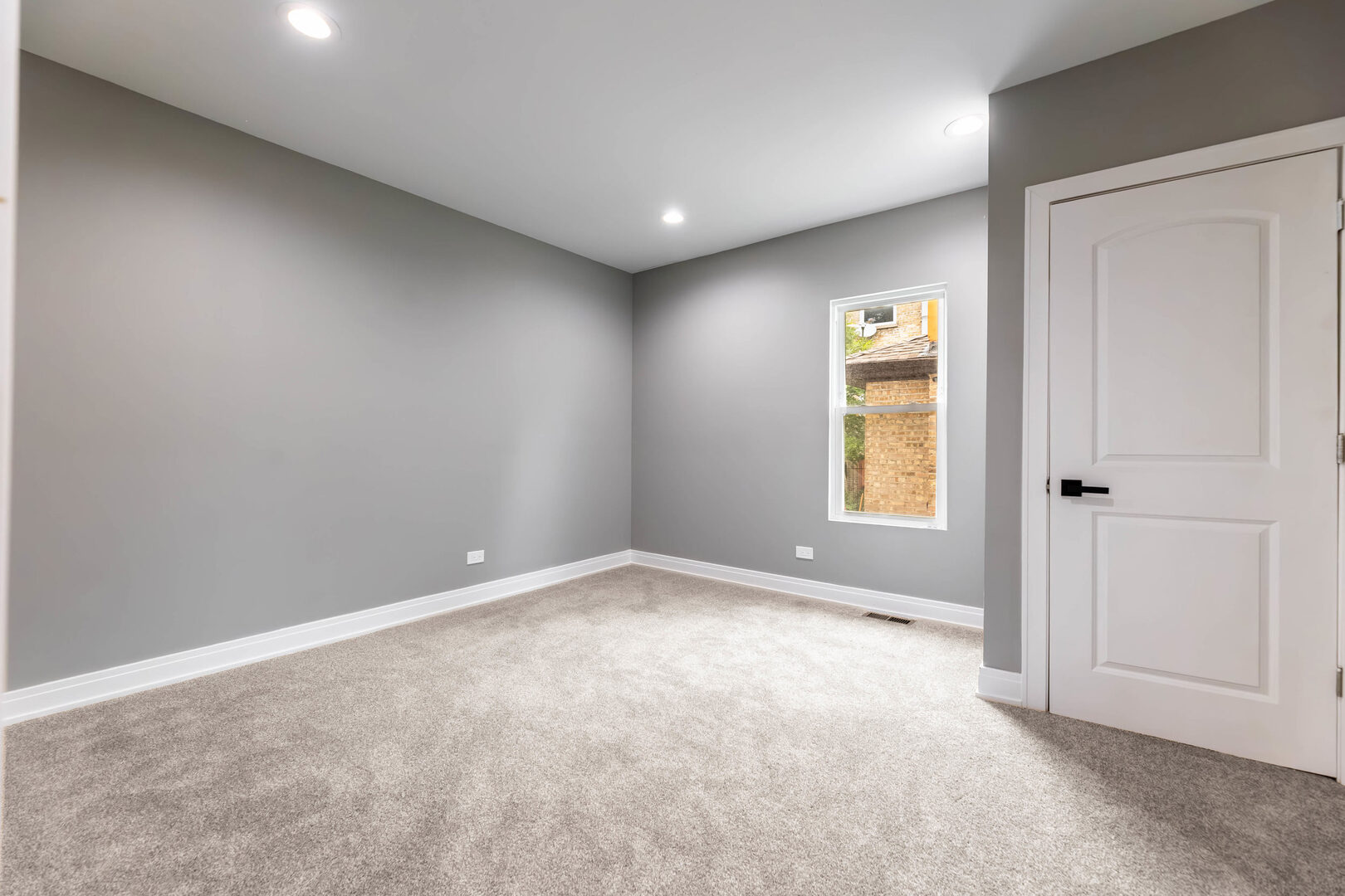 806 S 19th Avenue Property Photo 12