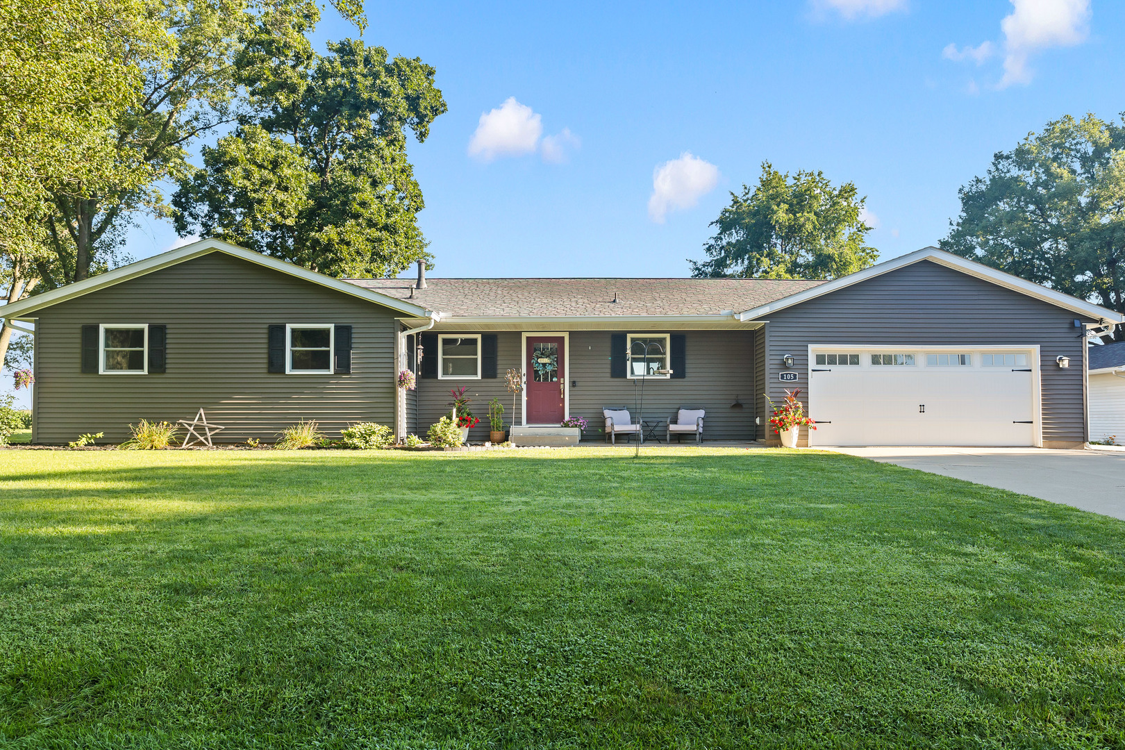 105 N Park Avenue Property Photo 1