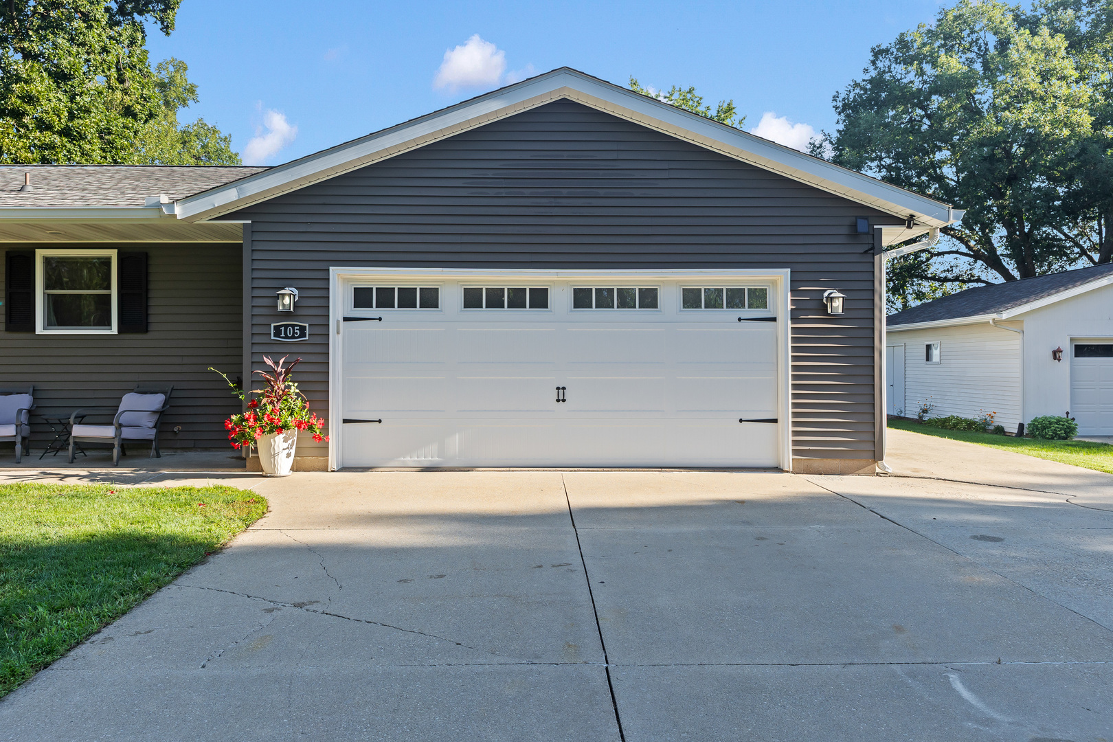 105 N Park Avenue Property Photo 11
