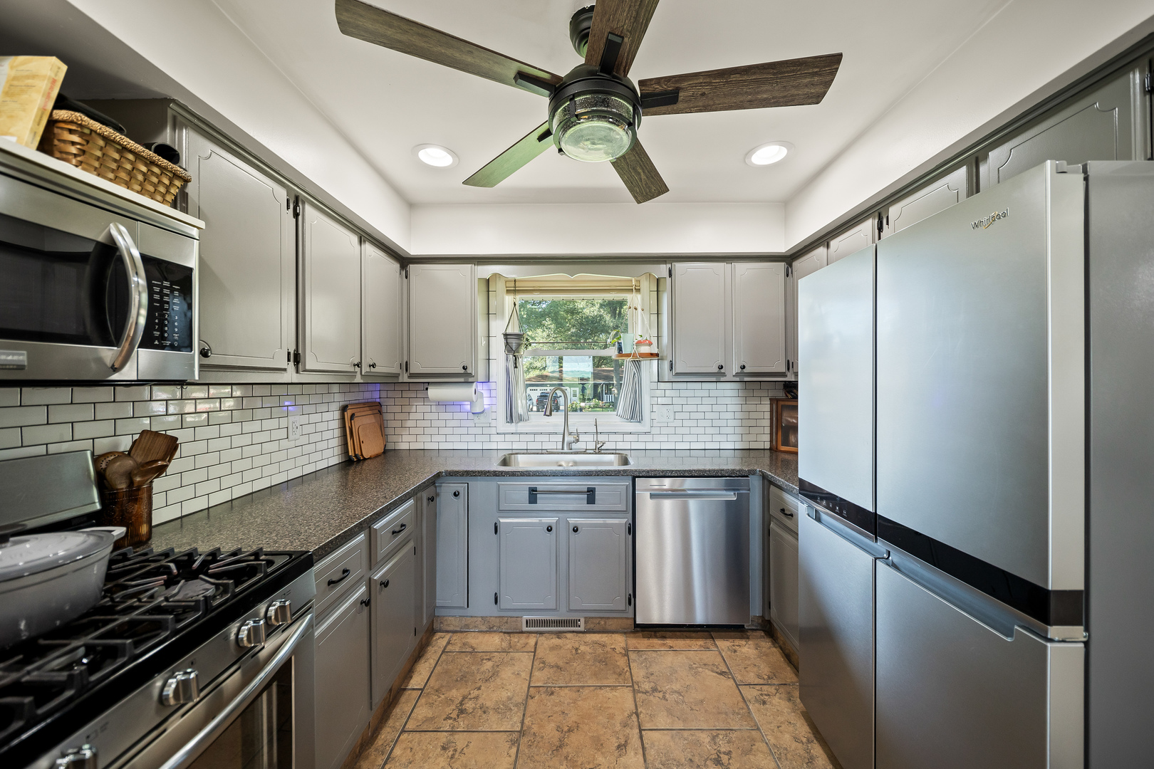 105 N Park Avenue Property Photo 17