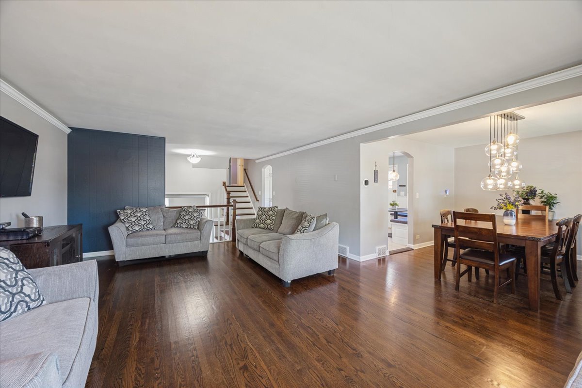 7624 Kilbourn Avenue Property Photo 5