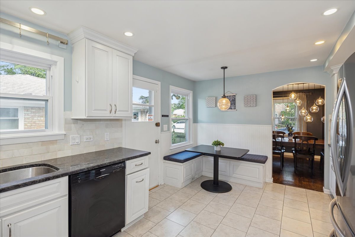 7624 Kilbourn Avenue Property Photo 9