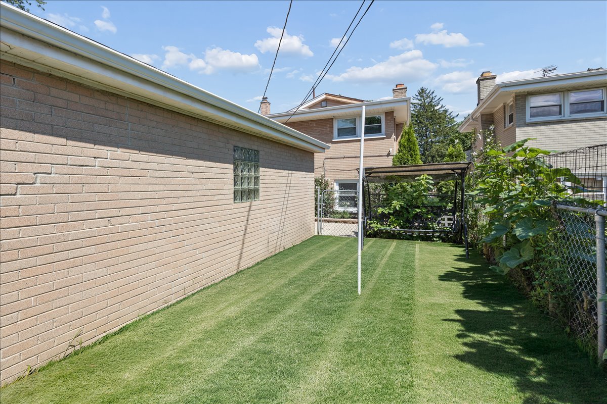 7624 Kilbourn Avenue Property Photo 28