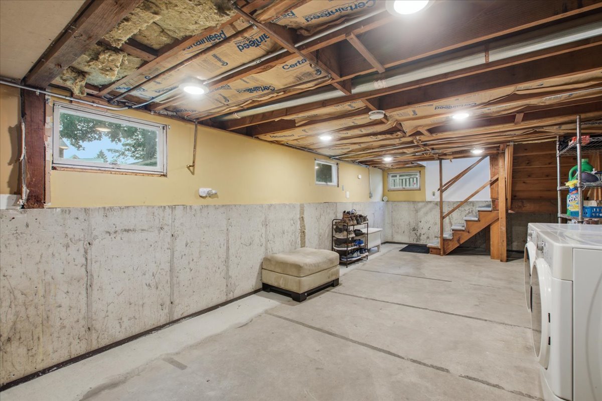 141 N Cedar Street Property Photo 18