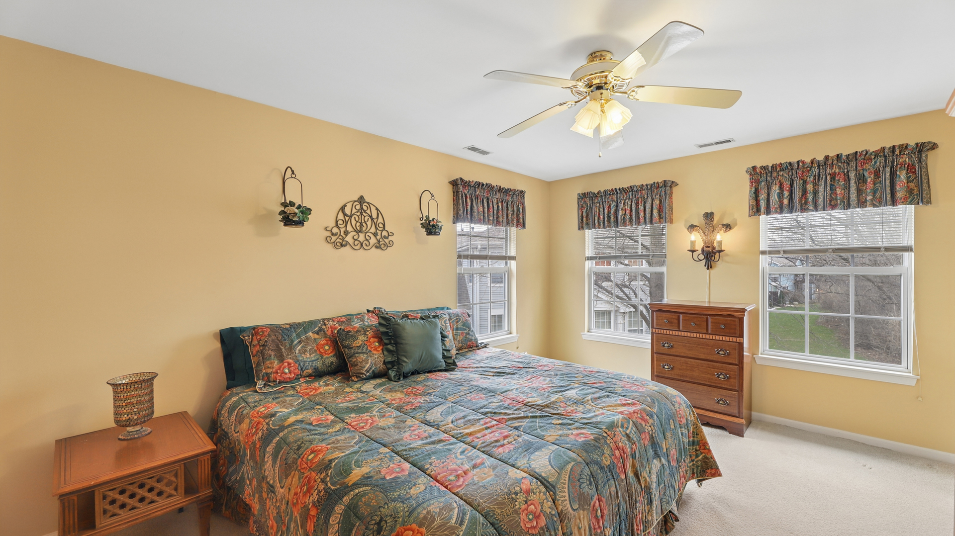 628 King Court 628 Property Photo 16