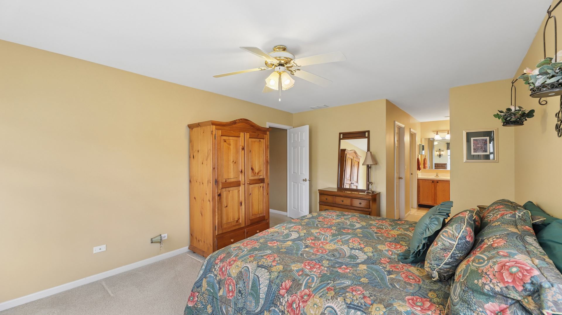 628 King Court 628 Property Photo 17