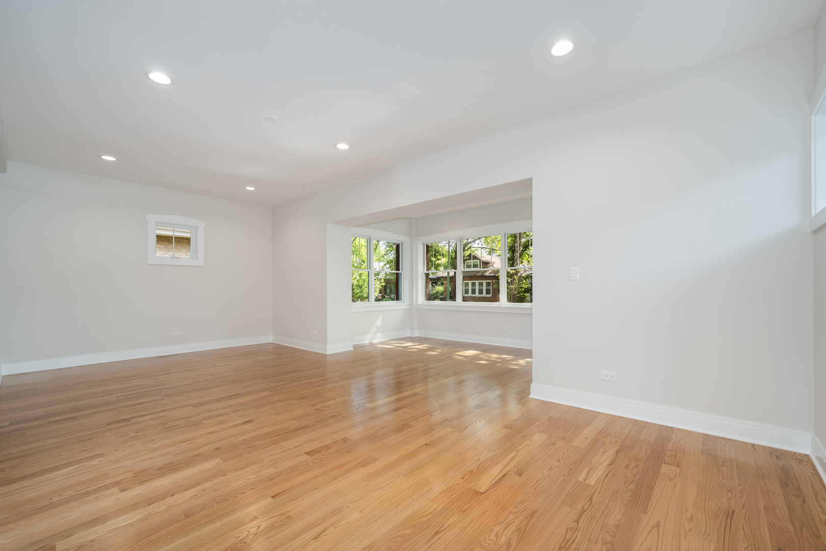 5310 N Spaulding Avenue Property Photo 2