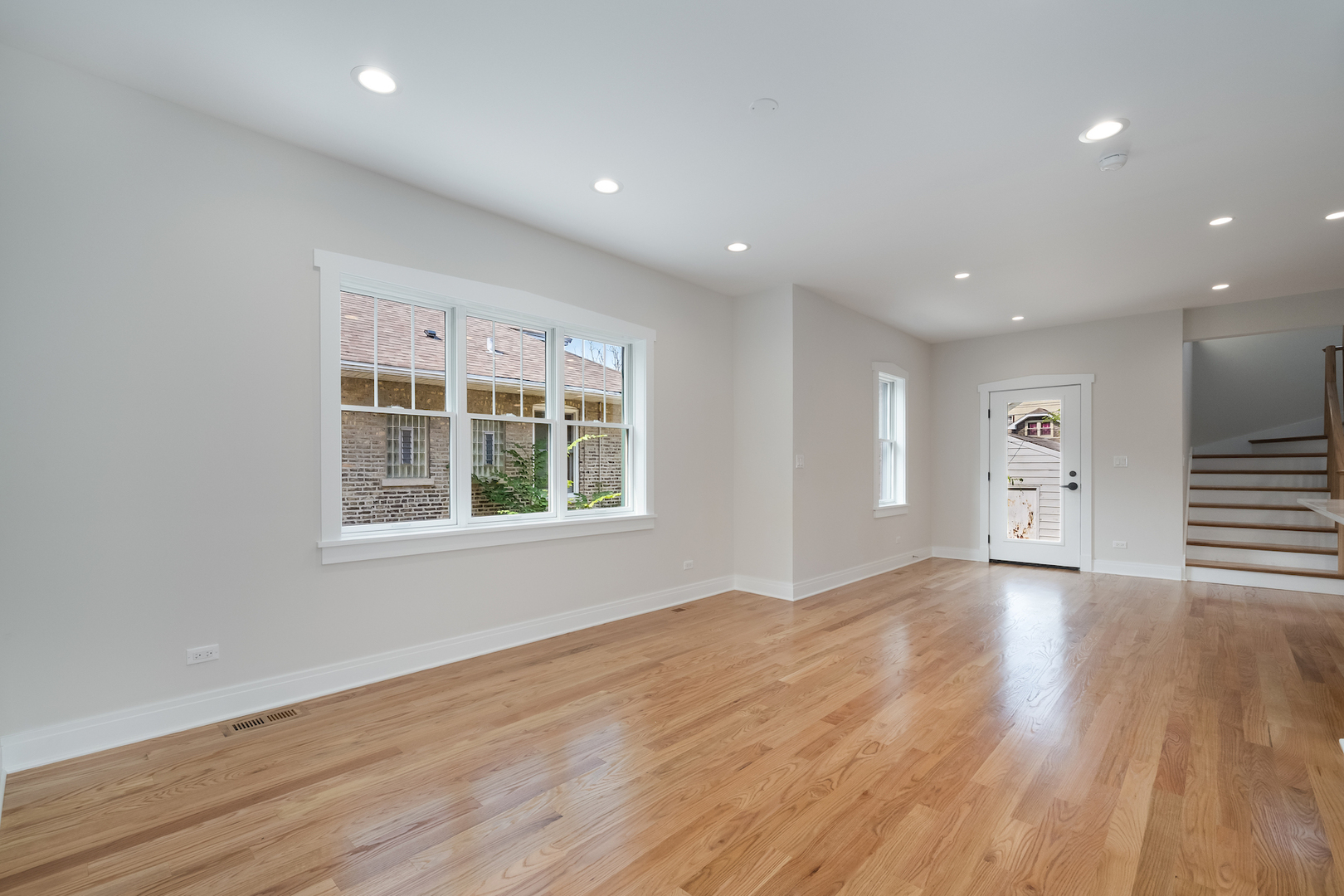 5310 N Spaulding Avenue Property Photo 6