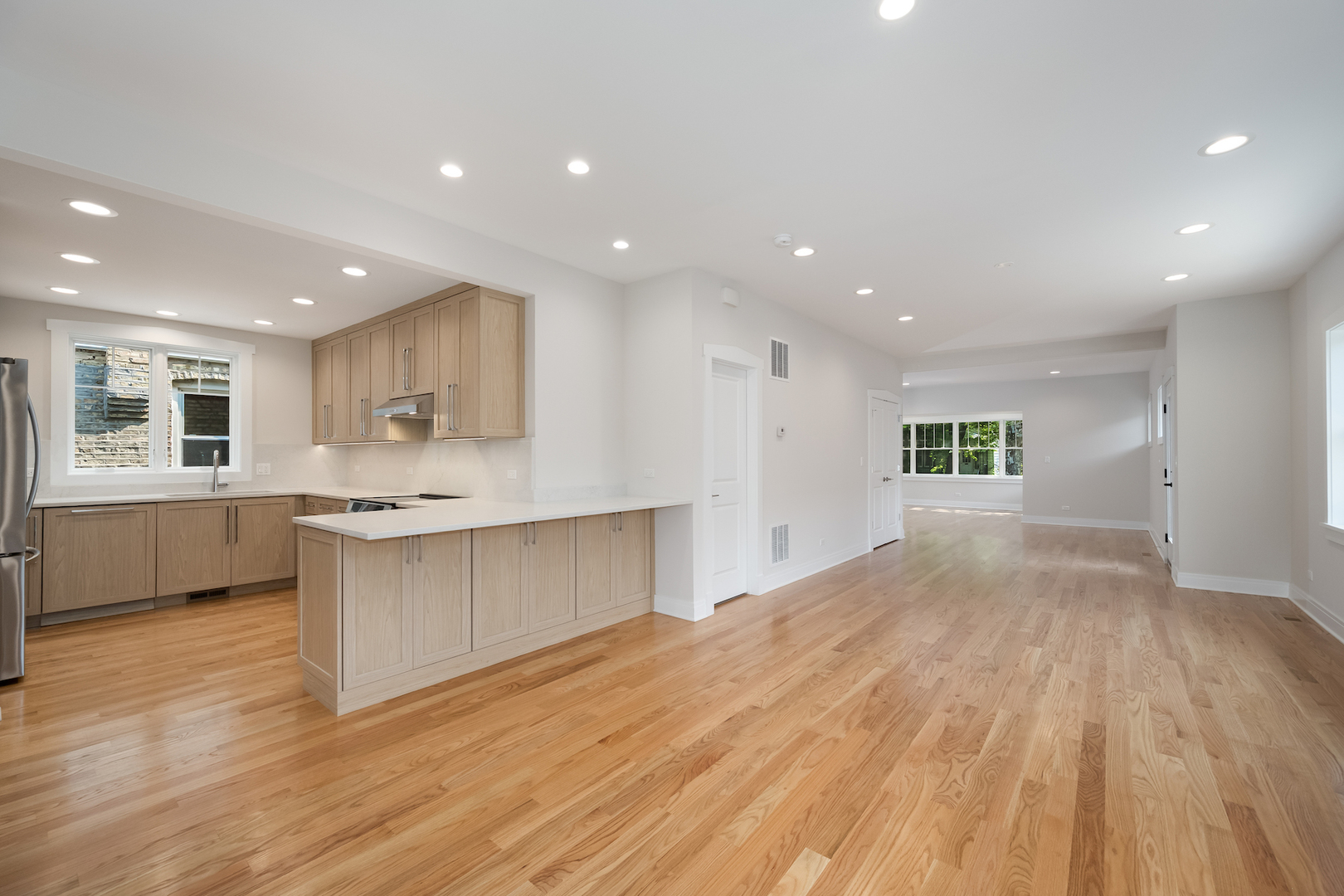 5310 N Spaulding Avenue Property Photo 8